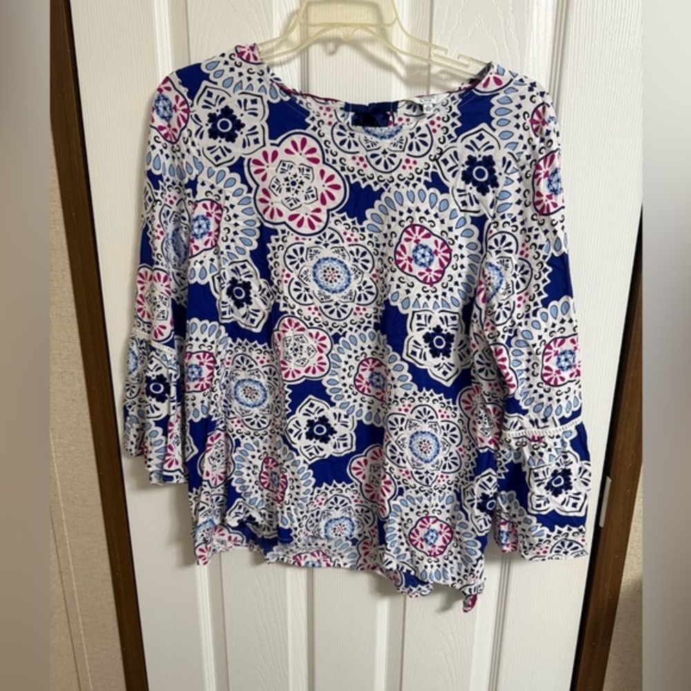 Crown and Ivy blue sleeve floral top sz XL